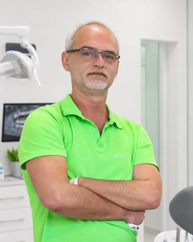 MUDr. Miroslav Koštrna, Zubný lekár, protetika